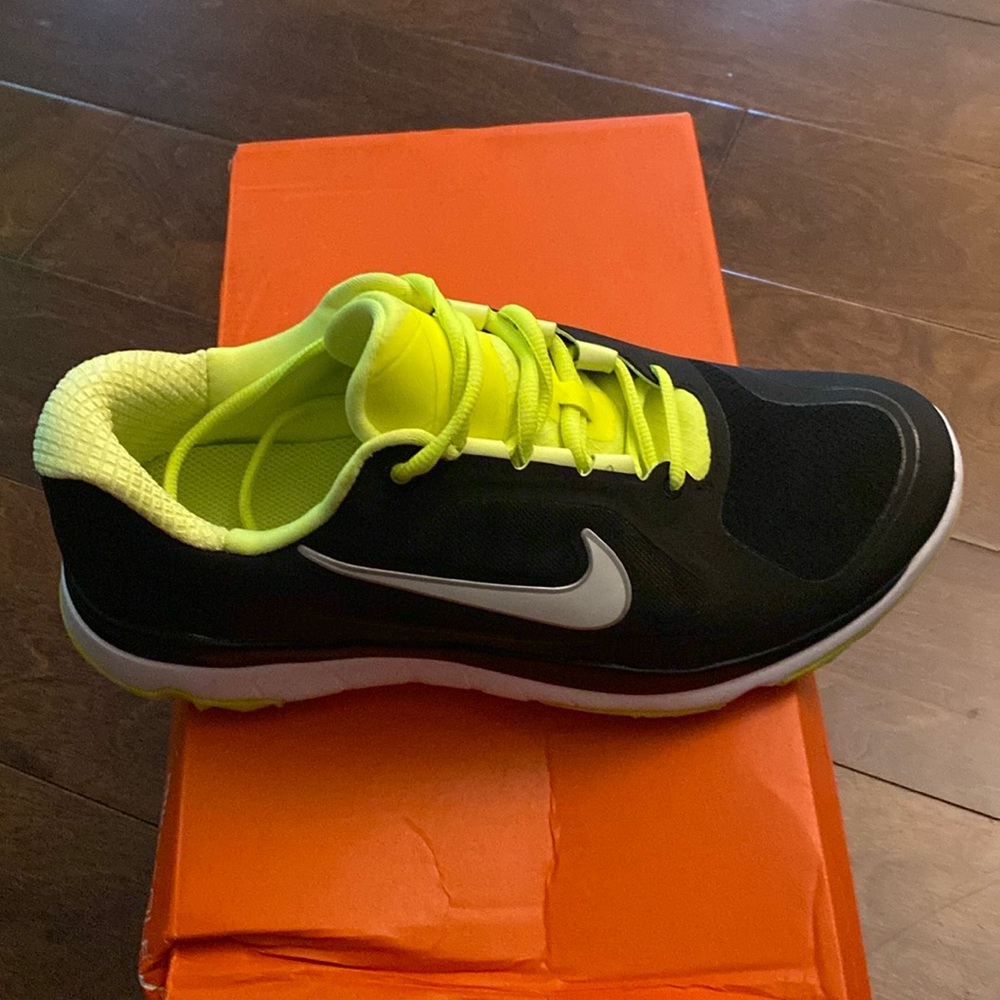 Nike Fi Impact golf shoes